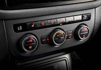 Подержанный автомобиль Volkswagen Tiguan 2016 года (25 фото)