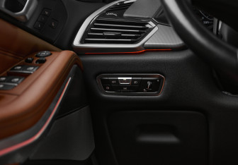 Подержанный автомобиль BMW X5 2023 года (11 фото)