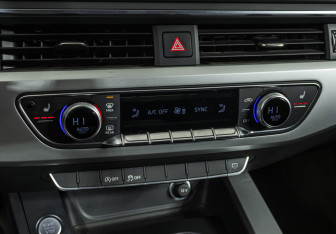 Подержанный автомобиль Audi A4 Sedan 2018 года (14 фото)