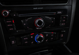 Подержанный автомобиль Audi Q5 2016 года (16 фото)