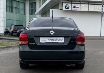 Подержанный автомобиль Volkswagen Polo Sedan 2012 года (6 фото)
