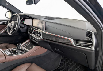 Подержанный автомобиль BMW X6 2021 года (11 фото)