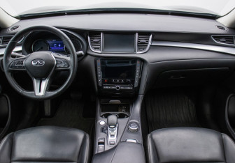 Подержанный автомобиль Infiniti QX50 2019 года (13 фото)