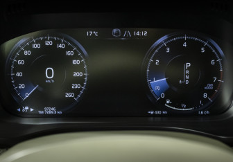 Подержанный автомобиль Volvo XC60 2019 года (13 фото)