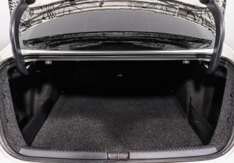 Подержанный автомобиль Volkswagen Jetta Sedan 2013 года (11 фото)