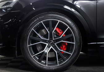 Подержанный автомобиль Audi SQ8 2019 года (30 фото)