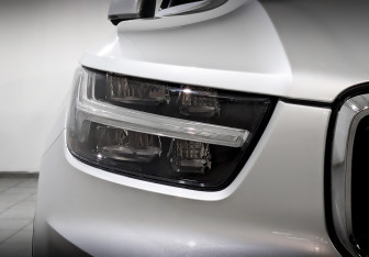 Подержанный автомобиль Volvo XC40 2018 года (17 фото)