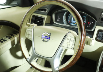 Подержанный автомобиль Volvo S80 2014 года (16 фото)