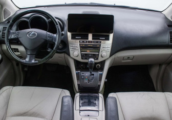 Подержанный автомобиль Lexus RX 2007 года (13 фото)