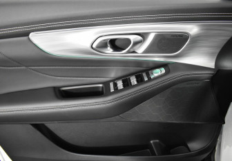 Подержанный автомобиль GAC GS8 2023 года (22 фото)