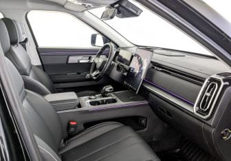 Подержанный автомобиль Jaecoo J7 2023 года (11 фото)