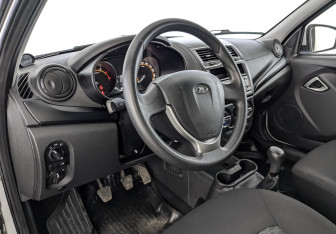 Подержанный автомобиль LADA (ВАЗ) Granta Sedan 2022 года (15 фото)