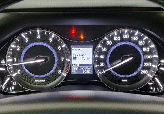 Подержанный автомобиль Infiniti QX80 2014 года (16 фото)