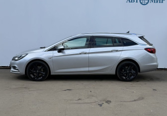 Подержанный автомобиль Opel Astra Wagon 2019 года (8 фото)