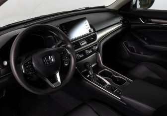 Подержанный автомобиль Honda Accord Sedan 2020 года (11 фото)