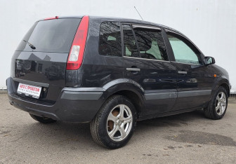 Подержанный автомобиль Ford Fusion 2008 года (5 фото)