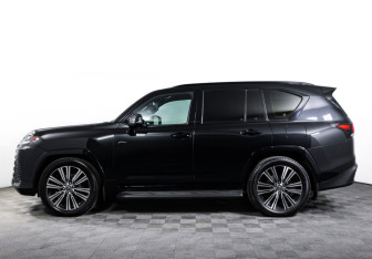 Подержанный автомобиль Lexus LX 2025 года (8 фото)