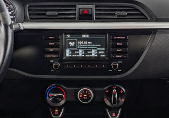 Подержанный автомобиль Kia Rio Hatchback 2020 года (16 фото)