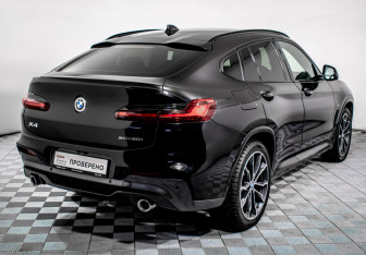 Подержанный автомобиль BMW X4 2018 года (5 фото)