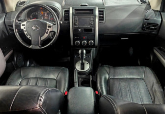 Подержанный автомобиль Nissan X-Trail 2013 года (9 фото)