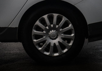 Подержанный автомобиль Ford Fiesta Sedan 2016 года (15 фото)