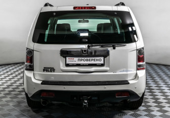 Подержанный автомобиль Honda Pilot 2013 года (6 фото)