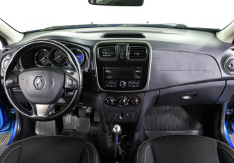 Подержанный автомобиль Renault Logan Sedan 2014 года (9 фото)