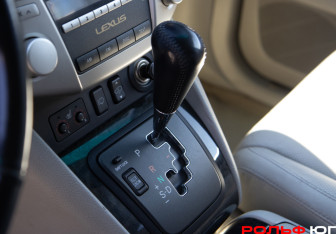 Подержанный автомобиль Lexus RX 2007 года (17 фото)