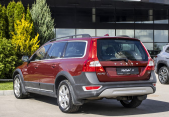 Подержанный автомобиль Volvo XC70 2010 года (7 фото)
