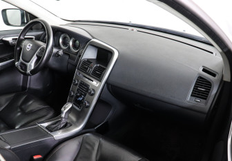 Подержанный автомобиль Volvo XC60 2013 года (9 фото)