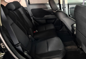 Подержанный автомобиль Mitsubishi Outlander 2021 года (18 фото)