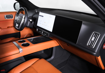 Подержанный автомобиль LiXiang L9 2023 года (11 фото)