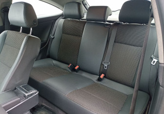 Подержанный автомобиль Opel Astra Hatchback 2008 года (11 фото)