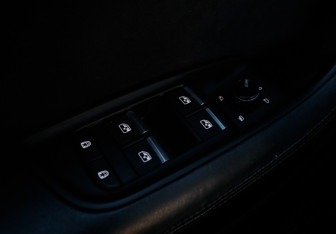 Подержанный автомобиль Audi Q8 2019 года (25 фото)