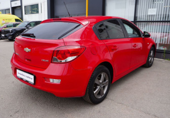 Подержанный автомобиль Chevrolet Cruze Hatchback 2013 года (5 фото)