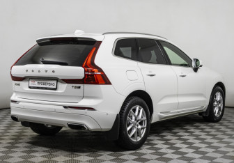 Подержанный автомобиль Volvo XC60 2019 года (5 фото)