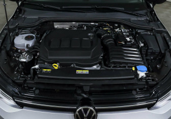 Подержанный автомобиль Volkswagen Golf Hatchback 2020 года (6 фото)