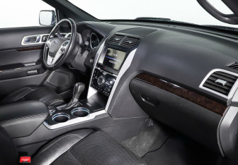 Подержанный автомобиль Ford Explorer 2013 года (10 фото)
