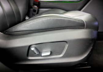 Подержанный автомобиль Hongqi H5 2022 года (24 фото)