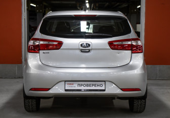 Подержанный автомобиль Kia Rio Hatchback 2014 года (6 фото)