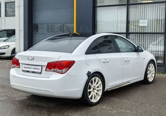 Подержанный автомобиль Chevrolet Cruze Sedan 2012 года (5 фото)
