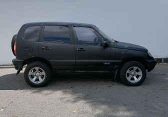 Подержанный автомобиль Chevrolet Niva 2008 года (4 фото)