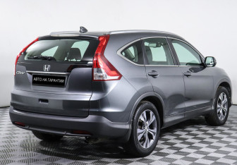 Подержанный автомобиль Honda CR-V 2012 года (3 фото)