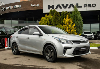 Подержанный автомобиль Kia Rio Sedan 2017 года (2 фото)