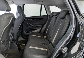 Подержанный автомобиль BMW X1 2018 года (18 фото)