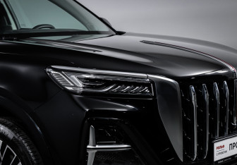 Подержанный автомобиль Hongqi HS5 2023 года (16 фото)