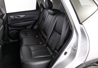 Подержанный автомобиль Nissan X-Trail 2016 года (18 фото)