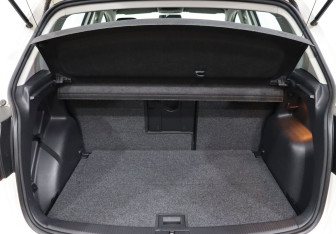 Подержанный автомобиль Volkswagen Golf Plus 2013 года (19 фото)