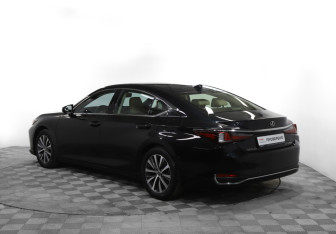 Подержанный автомобиль Lexus ES 2018 года (7 фото)