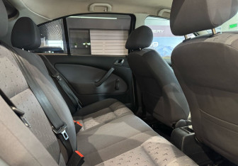 Подержанный автомобиль Skoda Octavia Liftback 2007 года (11 фото)